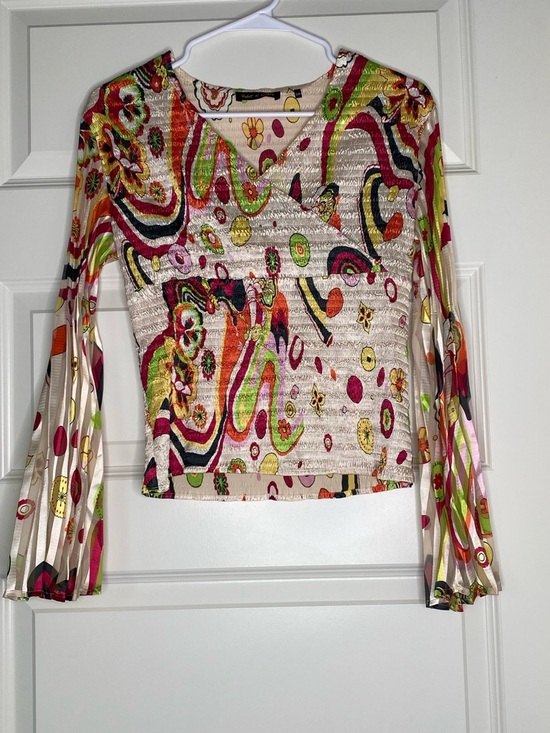 Violet & Claire Tops - Y2K Sequin Abstract Print Long Sleeve V-Neck Top